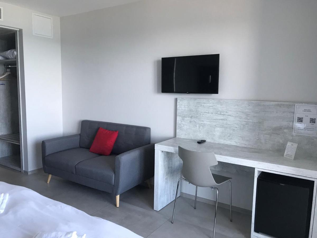 Hotel L'Isula Marina Л'Иль-Рус Экстерьер фото