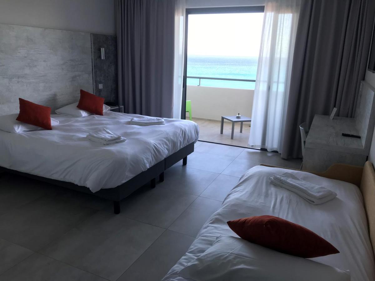 Hotel L'Isula Marina Л'Иль-Рус Экстерьер фото